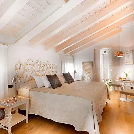 Gallery Room-2